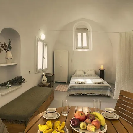 Apartment Mesana Traditional Stone Emporio (Santorini)
