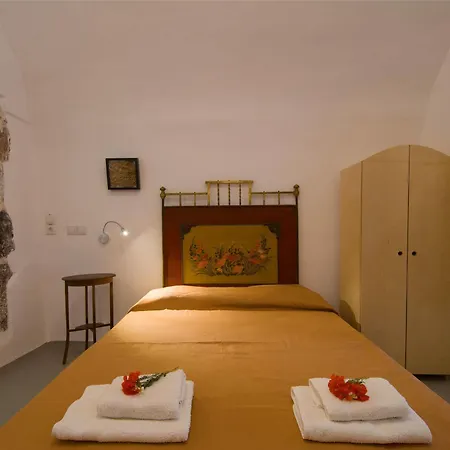 Mesana Traditional Stone * Emporio (Santorini)
